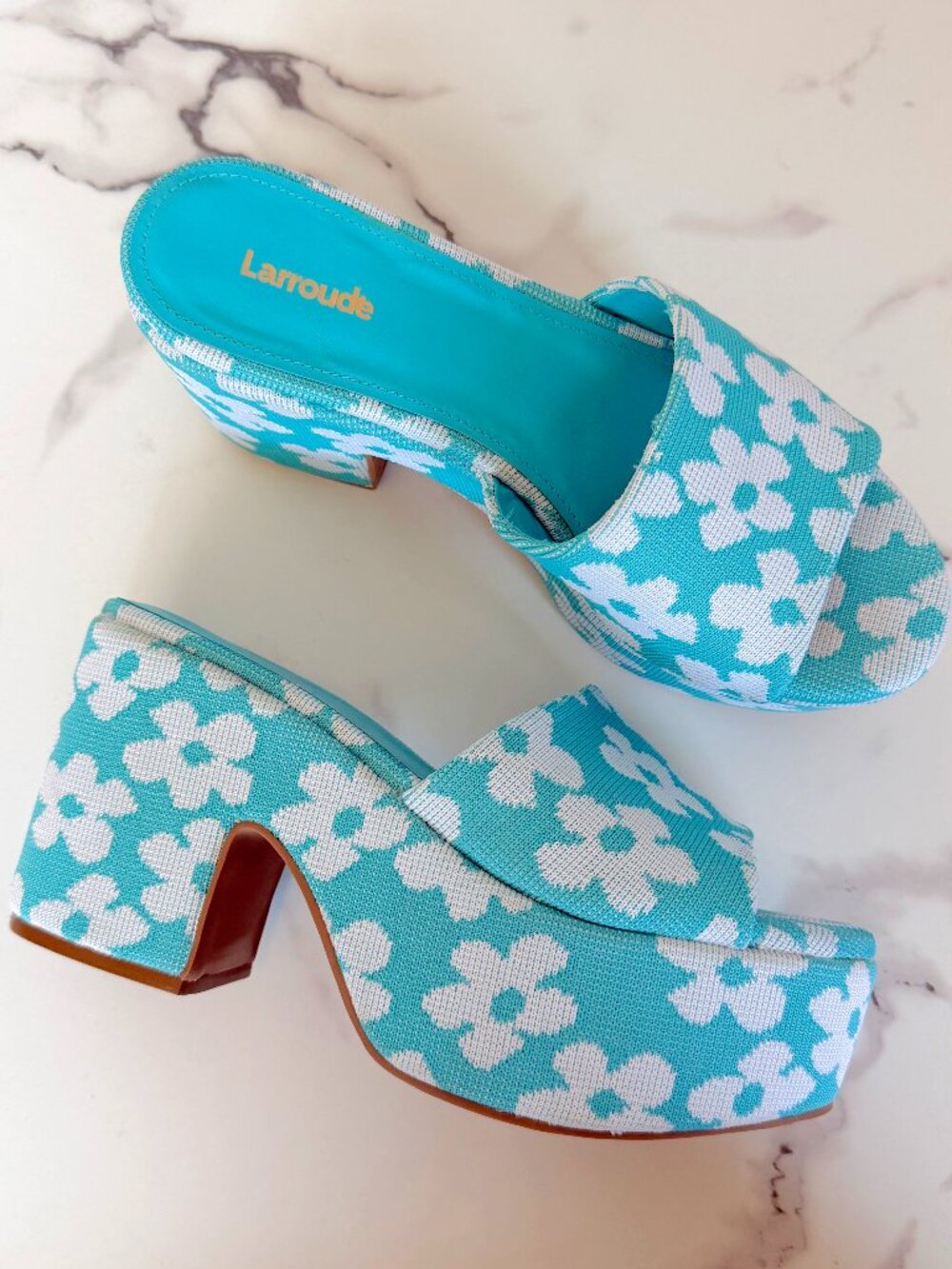 Larroude Miso Aqua Daisy Chunky Retro Platform Heels Size 8